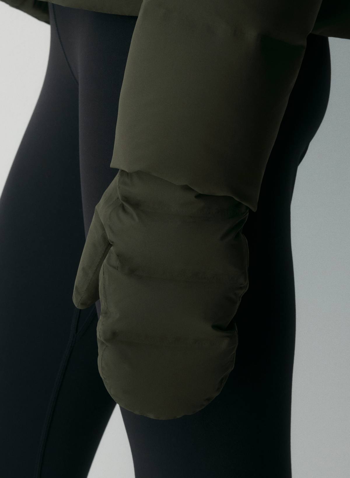 The Super Puff₂O Mitten – Rainstop