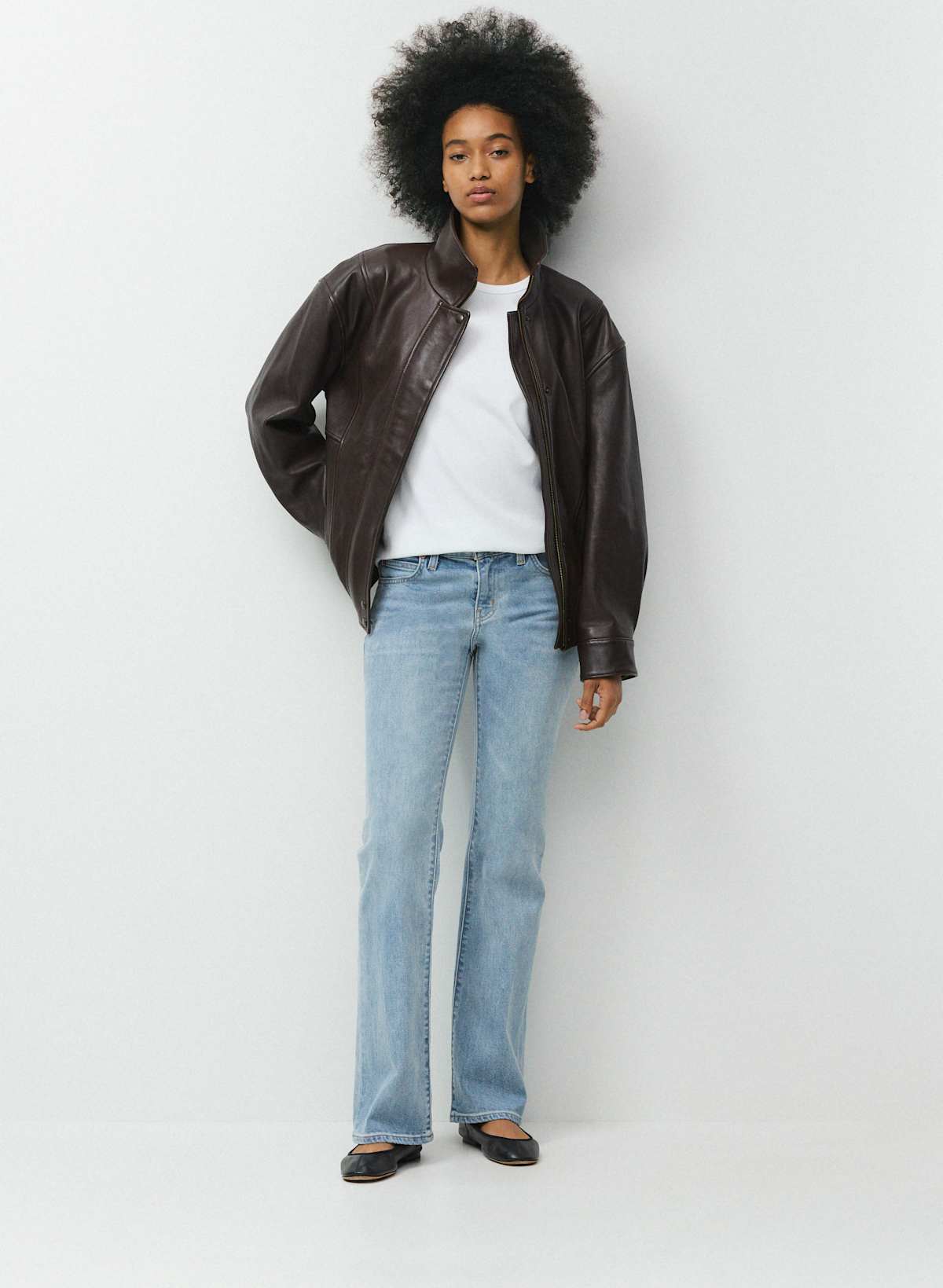 Denim Forum 002 Slim Lo-Rise Bootcut Jean