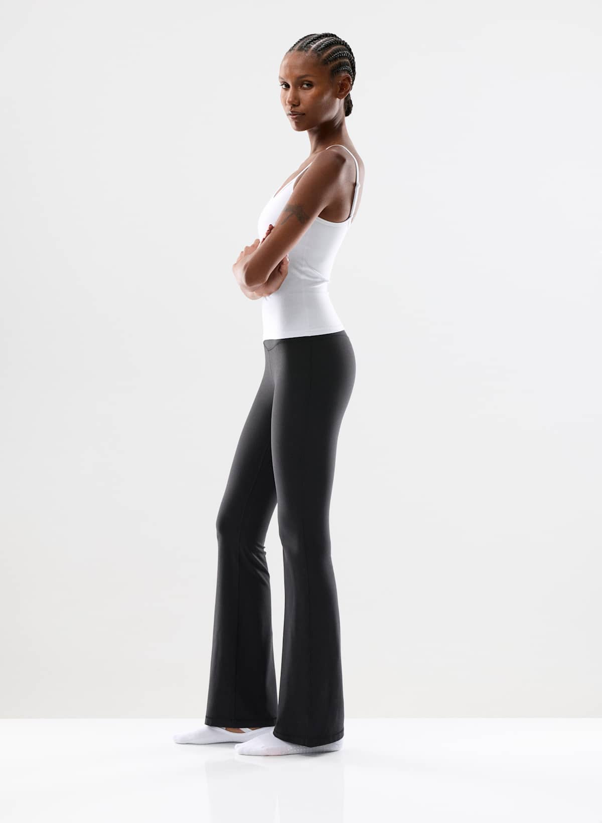 BUTTER Cheeky Hi-Rise Flare 32" Legging - Image 2