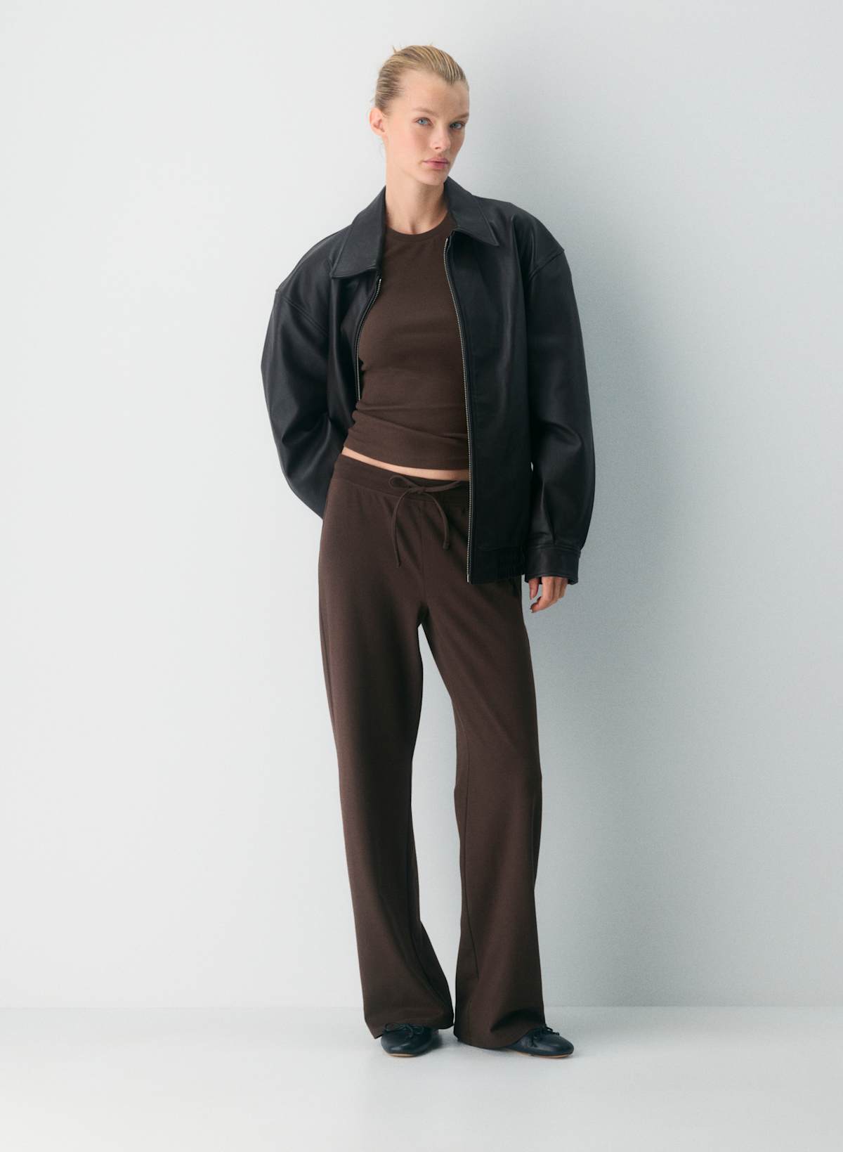 HomeStretch Smooth Kickback Pant - Image 3