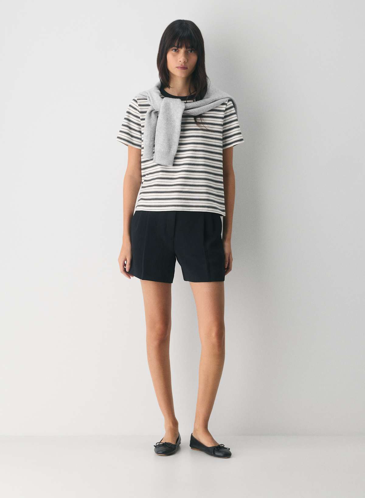 The Effortless Short Mid-Thigh - Crepette - Image 2
